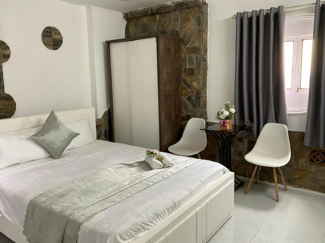 Hotel Khach San Minh Chau - Dien Bien Phu Ho Chi Minh City
